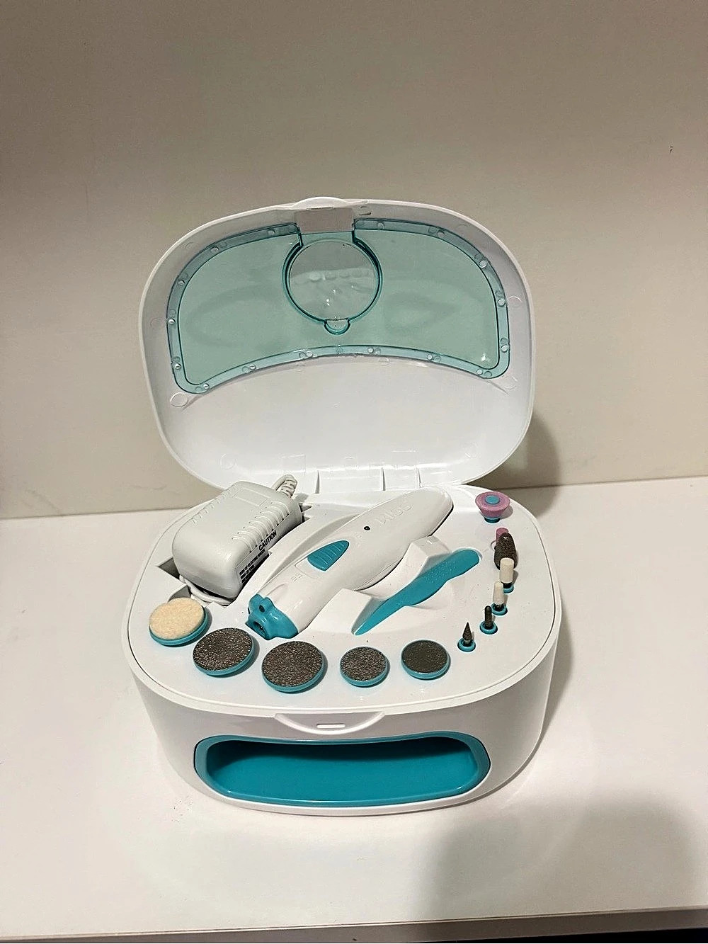 Nail Care Set White & Blue